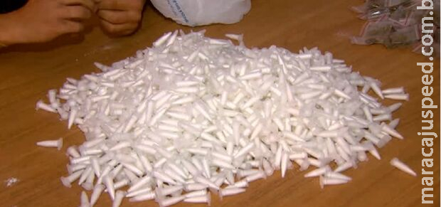 Endividado com facção, marido e mulher vendem 500 pinos de coca em funk de Campo Grande
