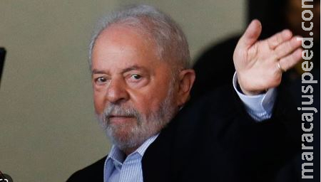 Equipe de Lula quer gastar R$ 136 bilhões a mais em 2023 Equipe de Lula quer gastar R$ 136 bilhões a mais em 2023