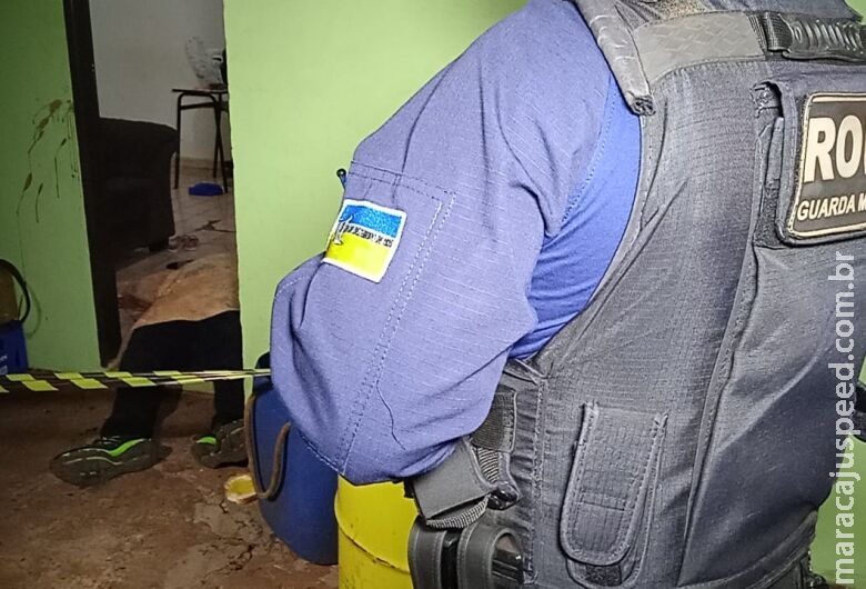 Executado a tiros foi atingido na barriga, pescoço, olho e braço Executado a tiros foi atingido na barriga, pescoço, olho e braço