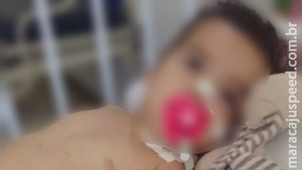 Família tenta readequar vida de criança de 2 anos que teve coração perfurado