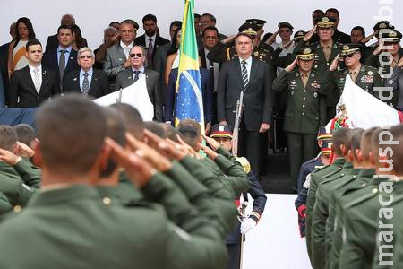 Generais dão aval a Bolsonaro: “Chefe Supremo das Forças Armadas Generais dão aval a Bolsonaro: “Chefe Supremo das Forças Armadas