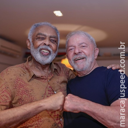 Gilberto Gil é hostilizado no Catar : “Lei Rouanet …. fdp”