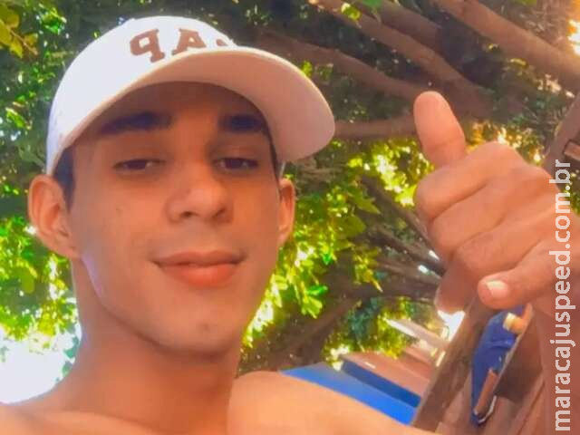 Jovem é morto com pedaço de garrafa no pescoço durante confusão em bar Jovem é morto com pedaço de garrafa no pescoço durante confusão em bar