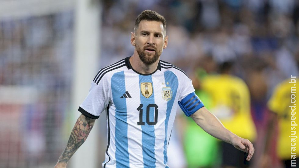 Messi sofre lesão no tendão a duas semanas de estreia na Copa do Catar