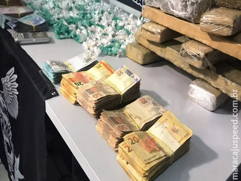 Operação contra tráfico que usou helicóptero apreendeu mais de R$ 40 mil, dólares e cocaína