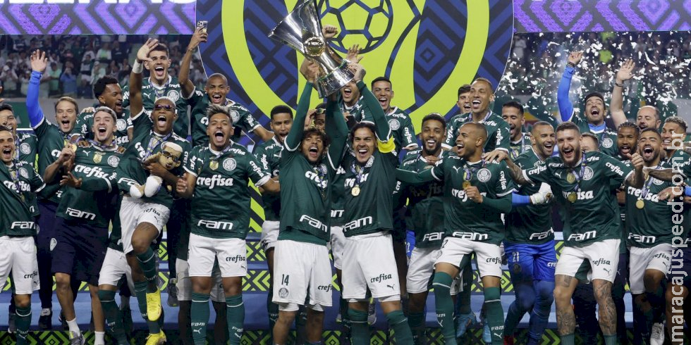 Palmeiras vence América-MG e recebe troféu de campeão Brasileiro