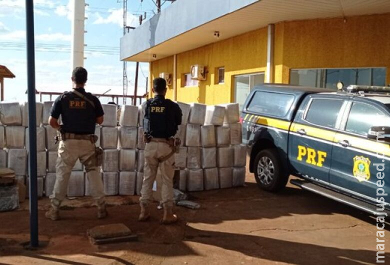 Polícia apreende mais de uma tonelada e meia de maconha na fronteira