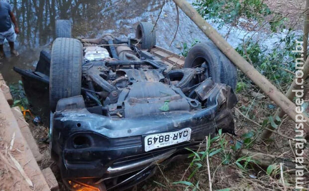 S10 cai da ponte e três morrem em Bonito