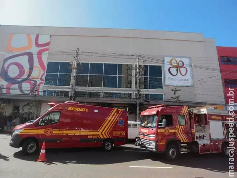 Shopping é evacuado às pressas após incêndio Shopping é evacuado às pressas após incêndio