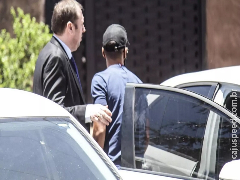 Suspeito alega legítima defesa e diz que matou amigo de infância por achar que ele estava armado Suspeito alega legítima defesa e diz que matou amigo de infância por achar que ele estava armado
