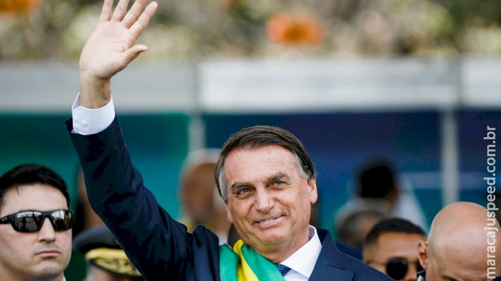 Aliados sugerem que Bolsonaro se autoproclame presidente em 2023 Aliados sugerem que Bolsonaro se autoproclame presidente em 2023