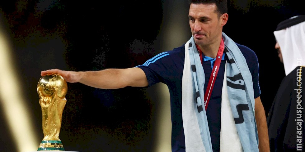 Após tri mundial, Scaloni mantém portas abertas a Messi para 2026 Após tri mundial, Scaloni mantém portas abertas a Messi para 2026
