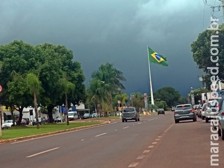 Ar abafado e chuva com chance de temporais estão na previsão desta terça-feira Ar abafado e chuva com chance de temporais estão na previsão desta terça-feira