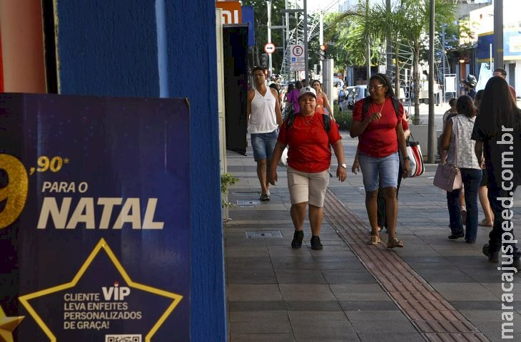 Às vésperas do Natal, governador Reinaldo Azambuja quita salários dos servidores e injeta mais R$ 432 milhões na economia de MS Às vésperas do Natal, governador Reinaldo Azambuja quita salários dos servidores e injeta mais R$ 432 milhões na economia de MS
