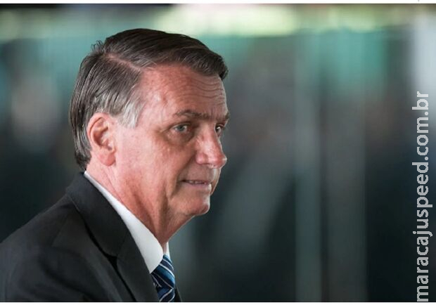 Bolsonaro assina MP que aumenta salário para R$ 1.302