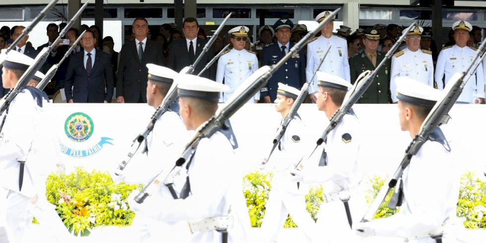 Bolsonaro participa, em Brasília, de homenagem pelo Dia do Marinheiro Bolsonaro participa, em Brasília, de homenagem pelo Dia do Marinheiro
