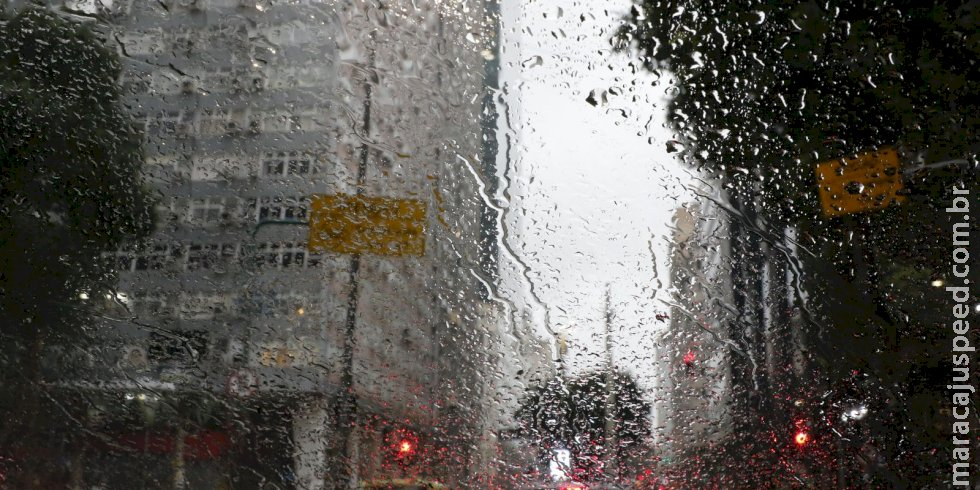 Chuvas fortes deixam morto e feridos no norte do estado do Rio