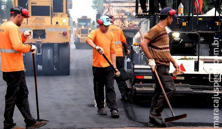 Com obras de infraestrutura, Douradina deixa para trás histórico de falta de urbanização Com obras de infraestrutura, Douradina deixa para trás histórico de falta de urbanização