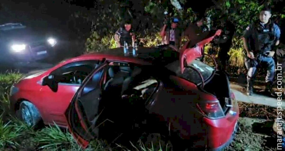 Corpos são encontrados amordaçados em porta-malas de carro