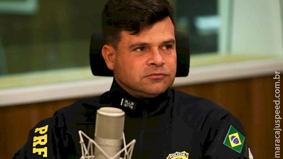 Ex-diretor-geral da PRF investigado por favorecer Bolsonaro se aposenta aos 47 