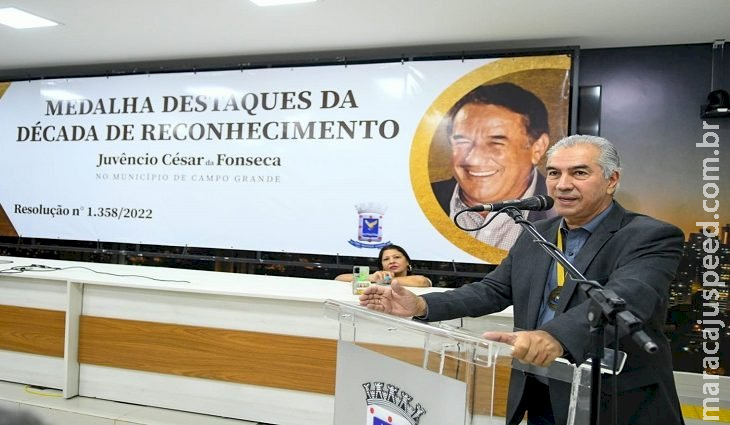 Governador é homenageado com Medalha da Década e anuncia R$ 140 milhões de investimentos para a Capital Governador é homenageado com Medalha da Década e anuncia R$ 140 milhões de investimentos para a Capital