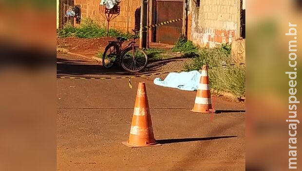 Homem é assassinado a facadas no meio da rua em Sidrolândia Homem é assassinado a facadas no meio da rua em Sidrolândia