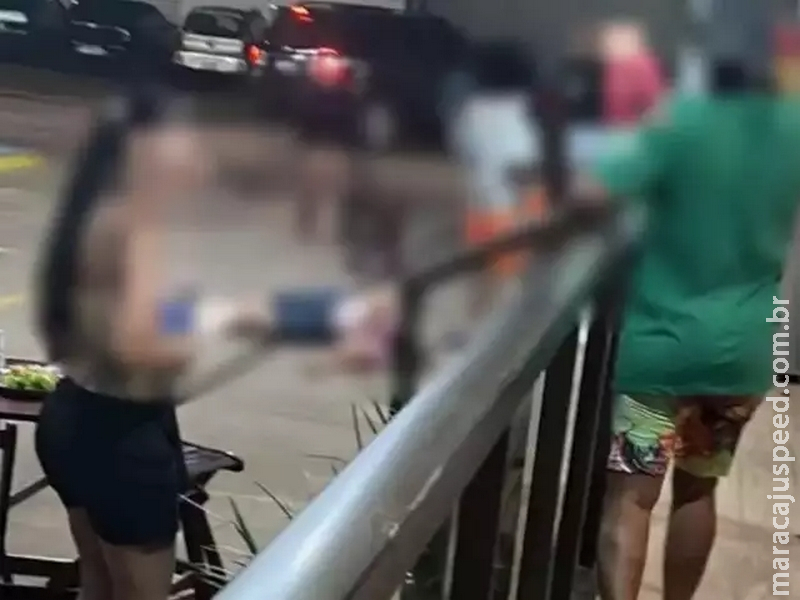 Homem é executado com tiro na cabeça por pistoleiros em moto Homem é executado com tiro na cabeça por pistoleiros em moto