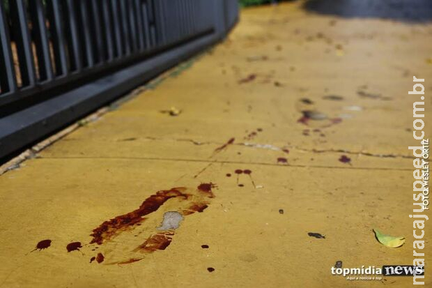 Homem sai para comprar bebida, é esfaqueado e morre em Ladário Homem sai para comprar bebida, é esfaqueado e morre em Ladário
