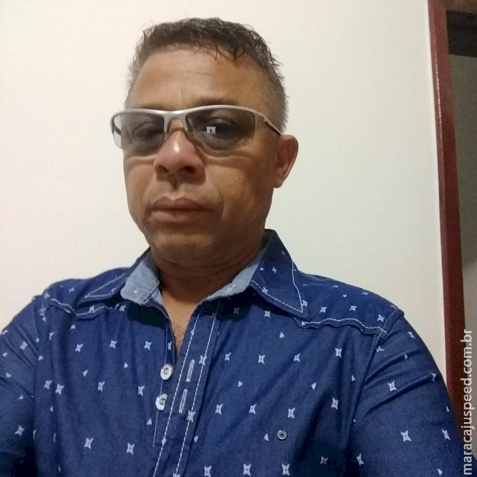 Morre homem que caiu de telhado após levar choque