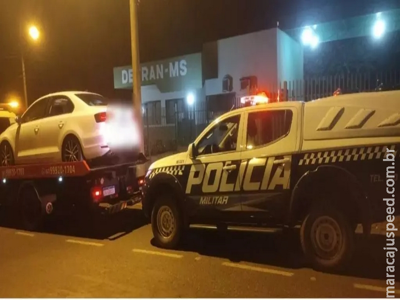 Motorista bêbado é preso com maconha e por perturbação do sossego Motorista bêbado é preso com maconha e por perturbação do sossego