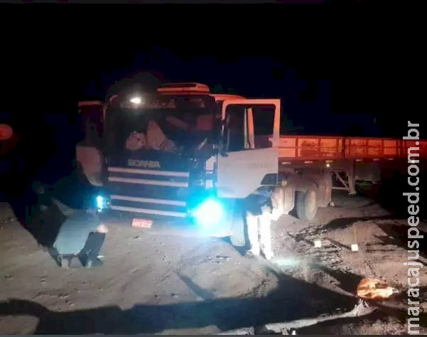 Motorista de carreta sofre emboscada e é assassinado com tiro na cabeça Motorista de carreta sofre emboscada e é assassinado com tiro na cabeça