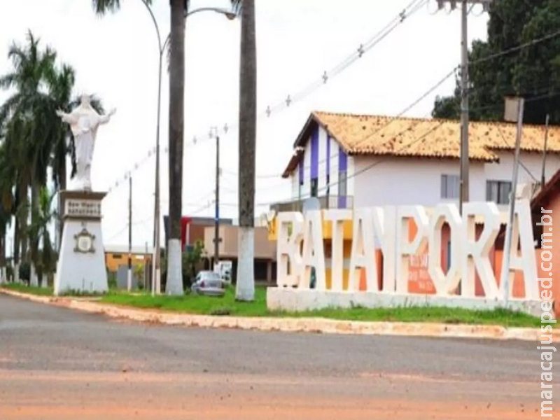 Motorista morre após levar choque enquanto consertava caminhão Motorista morre após levar choque enquanto consertava caminhão