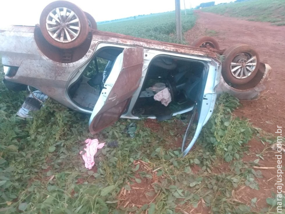 Motorista perde controle da direção e veículo capota entre Itaporã e Montese