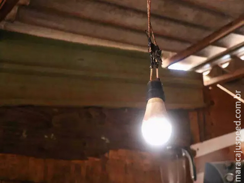 No ano, 37 mil famílias de baixa renda conseguiram descontos na conta de luz No ano, 37 mil famílias de baixa renda conseguiram descontos na conta de luz