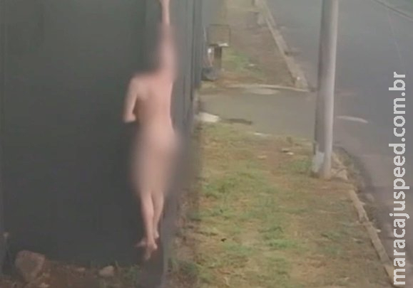 Nu, homem achado morto tentou invadir delegacia e gritava que “fez besteira” Nu, homem achado morto tentou invadir delegacia e gritava que “fez besteira”