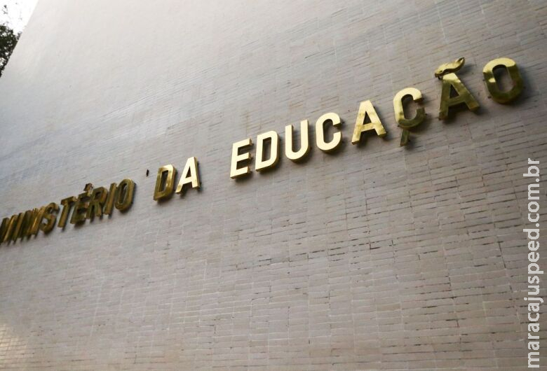 Pagamentos de bolsistas da Capes serão feitos até o dia 13, diz MEC Pagamentos de bolsistas da Capes serão feitos até o dia 13, diz MEC