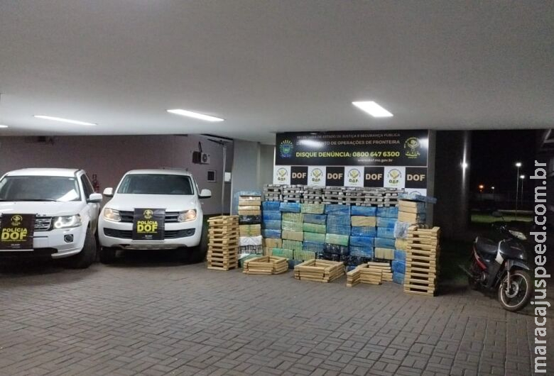 Polícia encontra 1,5 tonelada de maconha em empresa de materiais recicláveis Polícia encontra 1,5 tonelada de maconha em empresa de materiais recicláveis