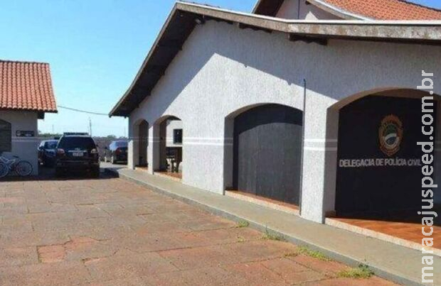 Rapaz derruba portão da casa da ex e denuncia agressões de familiares dela, em Caarapó Rapaz derruba portão da casa da ex e denuncia agressões de familiares dela, em Caarapó