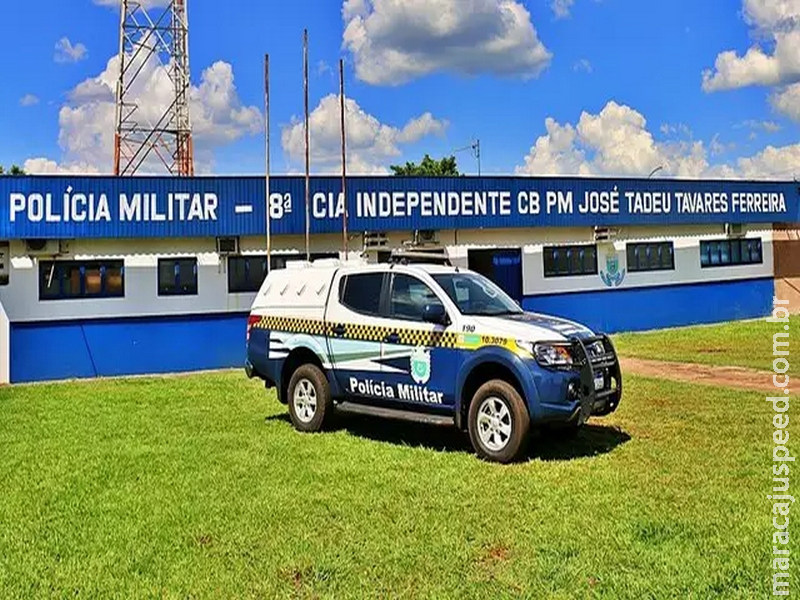 Réu por tentativa de homicídio é preso após bater em namorada e xingar policiais Réu por tentativa de homicídio é preso após bater em namorada e xingar policiais