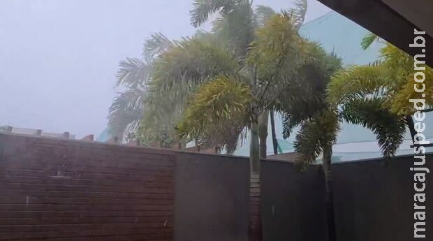 Sextou: chuva chega a Campo Grande com força e ventos intensos