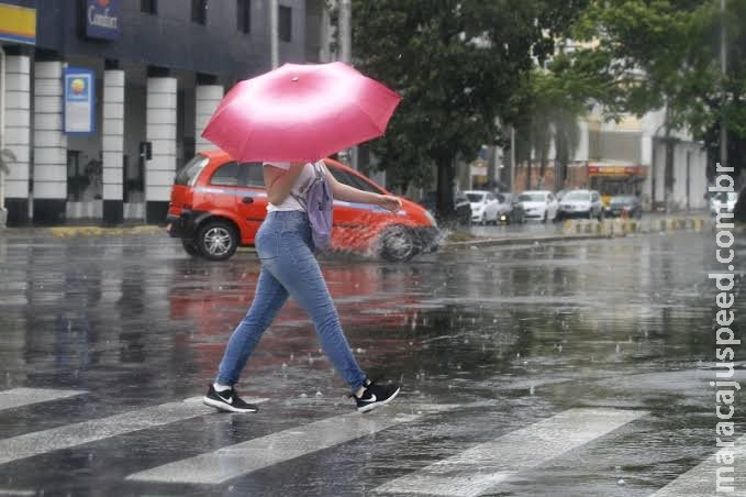 Verão começa na quarta-feira e promete chuva de até 565 milímetros Verão começa na quarta-feira e promete chuva de até 565 milímetros