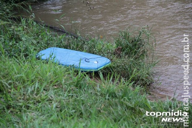 Adolescente que morreu afogado não sabia nadar e foi brincar em lago com amigos Adolescente que morreu afogado não sabia nadar e foi brincar em lago com amigos