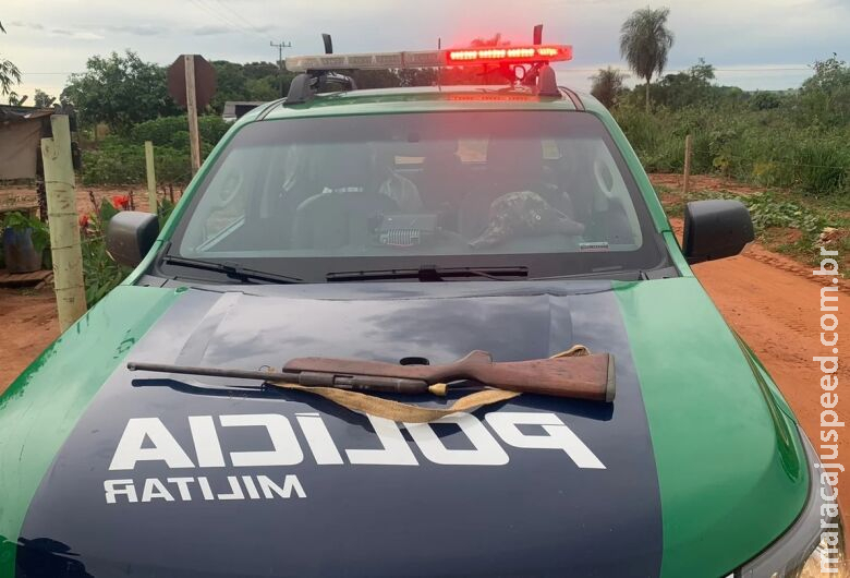 Após denúncia, caçador é detido em área rural e espingarda apreendida Após denúncia, caçador é detido em área rural e espingarda apreendida