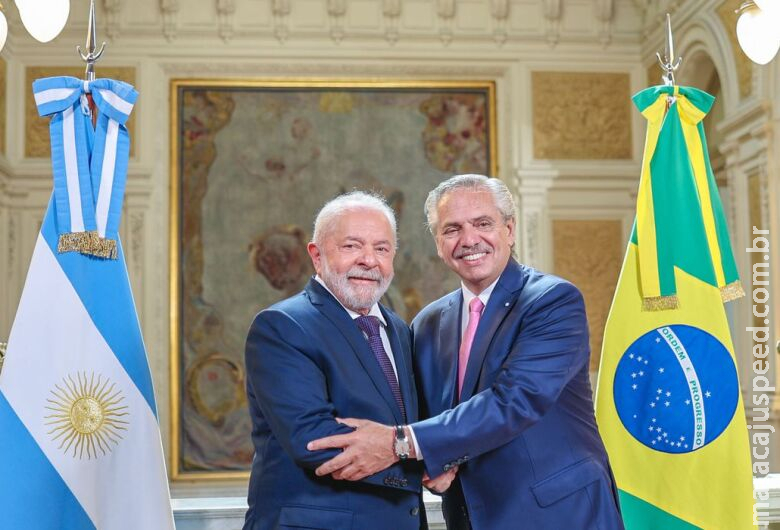 Brasil e Argentina estudam criar moeda única para trocas comerciais Brasil e Argentina estudam criar moeda única para trocas comerciais