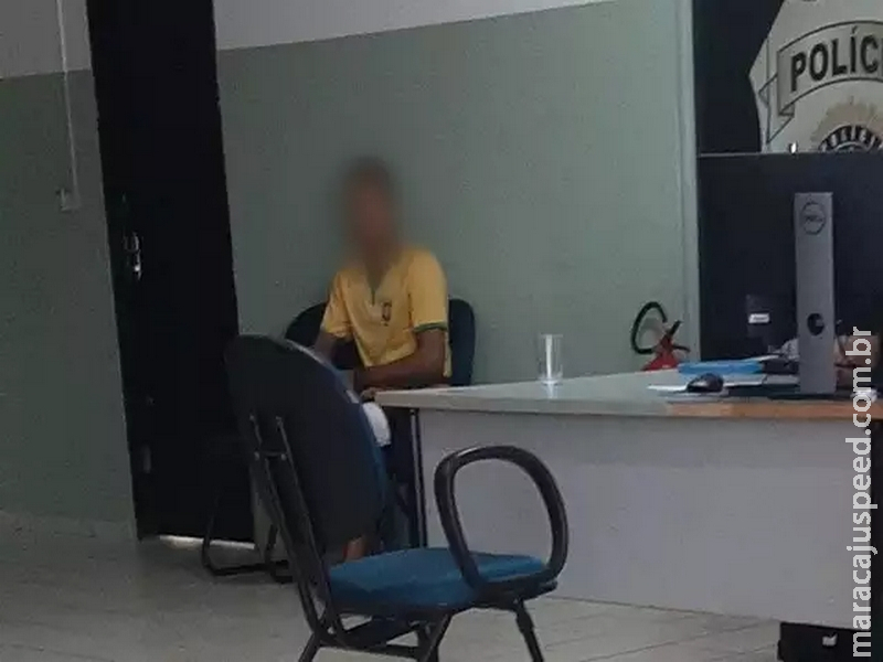 Briga termina com padrasto esfaqueado 11 vezes por enteado Briga termina com padrasto esfaqueado 11 vezes por enteado