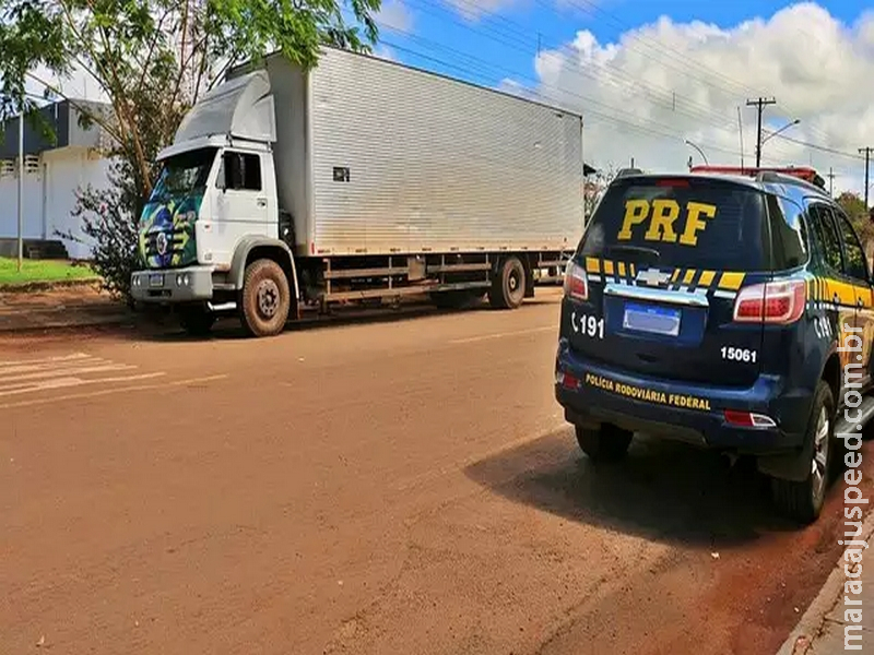 Caminhoneiro é preso com 3,7 toneladas de maconha e carregadores de pistola 9mm Caminhoneiro é preso com 3,7 toneladas de maconha e carregadores de pistola 9mm
