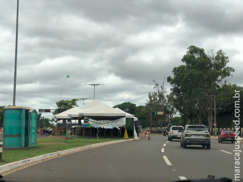 Campo Grande: Manifestantes ainda mantém acampamentos em frente ao CMO Campo Grande: Manifestantes ainda mantém acampamentos em frente ao CMO