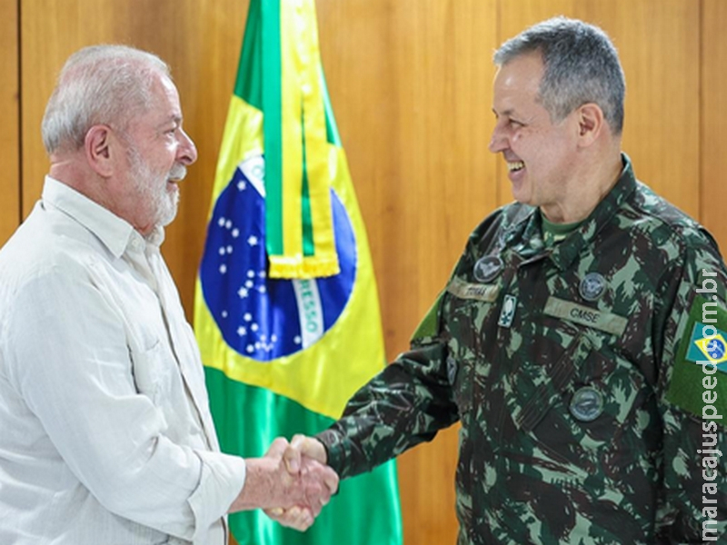 Comandante do Exército "acata" ordem de Lula e veta Tenente-Coronel em chefia de batalhão 