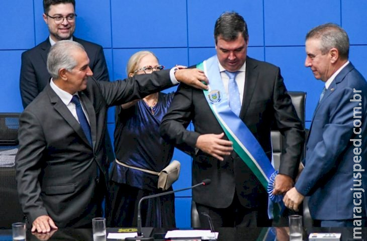 Eduardo Riedel recebe a faixa na Assembleia Legislativa e empossa secretários Eduardo Riedel recebe a faixa na Assembleia Legislativa e empossa secretários