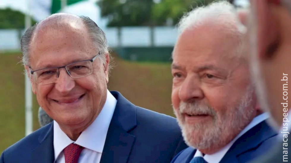Em posse como ministro, Alckmin promete lealdade e dedicação a Lula Em posse como ministro, Alckmin promete lealdade e dedicação a Lula